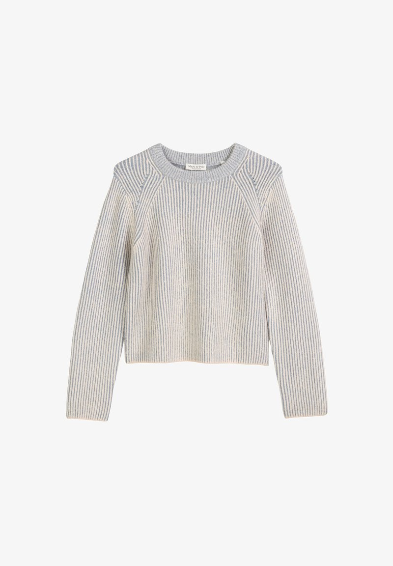 Pull en maille côtelée gris clair avec des rayures bleues, col rond et manches longues. Texture douce, design court et coutures d'épaule raglan.