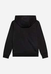 Svart hoodie med lång ärm, kängurufickor och en slät yta. Har stickningsdetaljer längs kanterna.