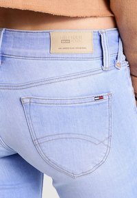 Hilfiger Denim Vaqueros pitillo - light-blue denim