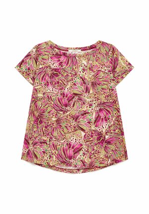 Chemise à manches courtes avec un motif coloré de papillons rose, vert et beige sur un fond en tissu doux.