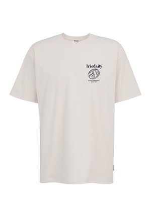Helles beiges T-Shirt mit lockerer Passform, rundem Halsausschnitt und kurzen Ärmeln. Mit einem navyfarbenen Grafikdruck auf der linken Brustseite. Aus Baumwollmaterial.