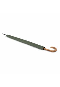 Paraguas verde con una cubierta lisa, punta afilada y mango de madera en forma de gancho. Diseño elegante y alargado con detalles minimalistas.