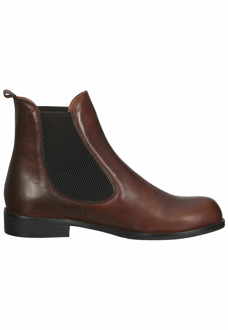 Botas Chelsea de piel marrón con paneles laterales elásticos, punta redondeada, tirador y un patrón texturizado negro en las áreas elásticas.