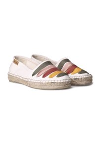 Espadrillas con una toma in tela e strisce multicolori in rosso, rosa, verde e giallo, suola in juta intrecciata e design slip-on.