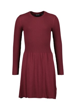 Langärmliges bordeauxrotes Kleid mit geripptem Strickoberteil und glattem Rock, rundem Ausschnitt und figurbetonter Taille.