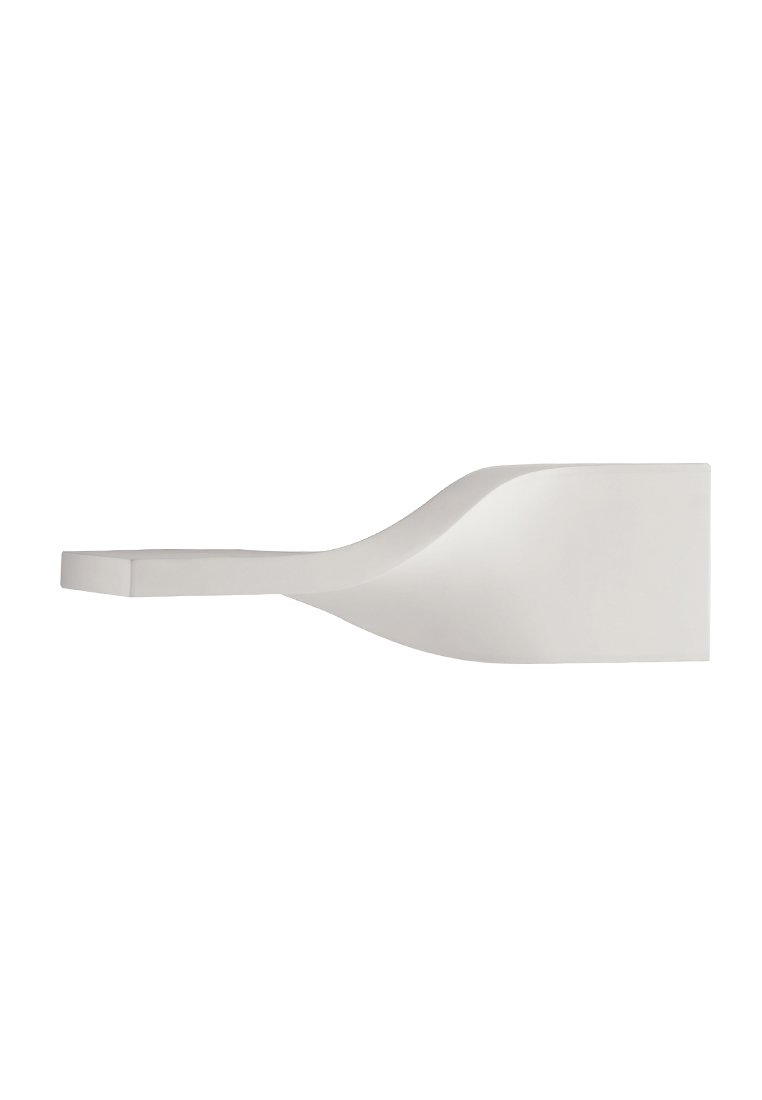 Witte, gebogen spatel met een platte handgreep en een gladde textuur, voorzien van een ergonomisch ontwerp voor efficiënt schrapen en mengen.