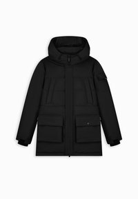 Zwarte gewatteerde winterparka met capuchon, voorrits, drukknopfleecelzakken op de heupen, schuine borstzakken en een klein zakje op de linkermouw.