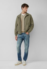 s.Oliver MIT LOGOSTICKERE - Jumper - helles beige