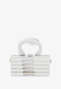 Kijelölve, silver-coloured