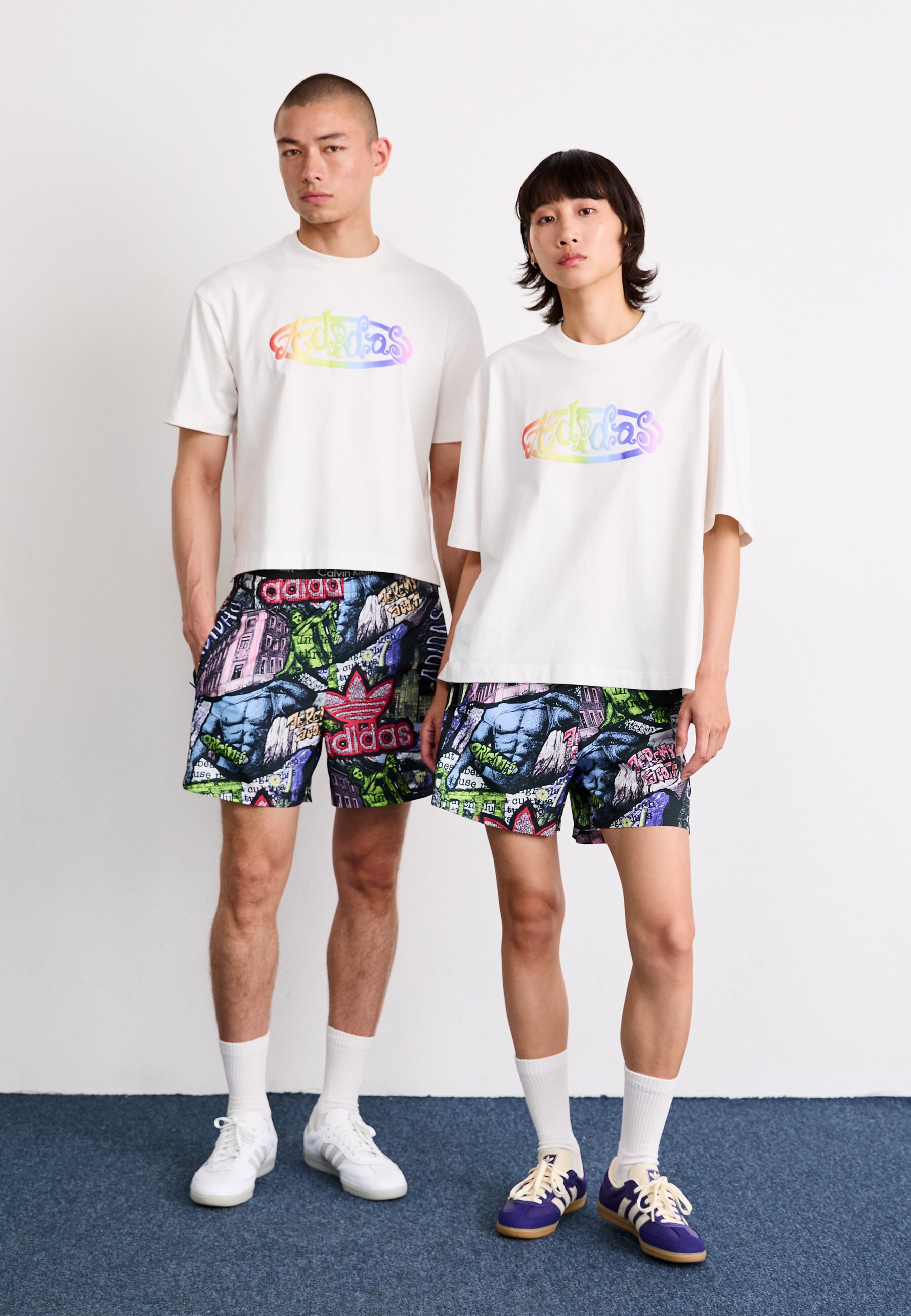 adidas×JEREMY SCOTT☆PRIDE TEE Tシャツ 2色【UK発】 adidas Originals X JEREMY SCOTT PRIDE TEE UNISEX - Print T