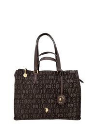 Borsa a spalla in tessuto marrone con motivo logato in rilievo, doppi manici superiori, hardware dorato, etichetta circolare attaccata e forma strutturata.