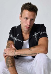 FRILIVIN MANCHES COURTES À BRODERIE - Chemise - noir