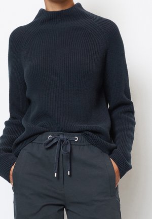 Stickad tröja - dark blue