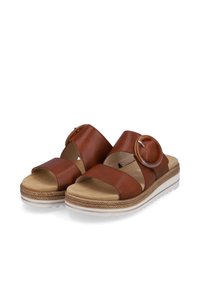 Braune Ledersandalen mit breiten Riemen, kreisförmigem Hardware-Akzent und strukturiertem Plattformsohle. Verfügt über ein weiches Innenfutter für Komfort.