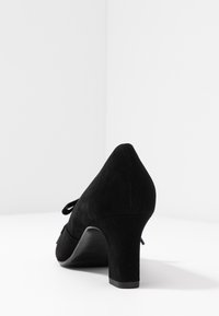 Peter Kaiser Nauhalliset avokkaat - black