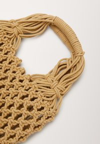 s.Oliver KLEINE SHOPPER VAN MACRAMÉ - Handbag - beige