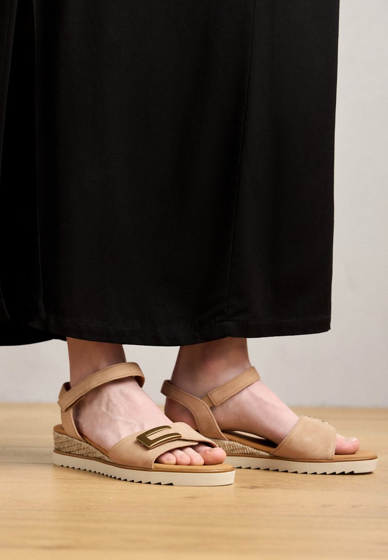 Gabor Wedge sandals - sand - Zalando