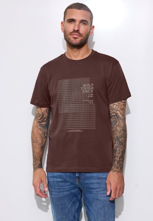 Street One MEN, CREW NECK T-SHIRT WITH PRINT - T-shirt con stampa - maroon brown