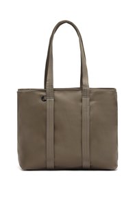 Sac fourre-tout rectangulaire taupe avec des double sangles d'épaule et des coutures visibles, se tenant debout sur un fond blanc.
