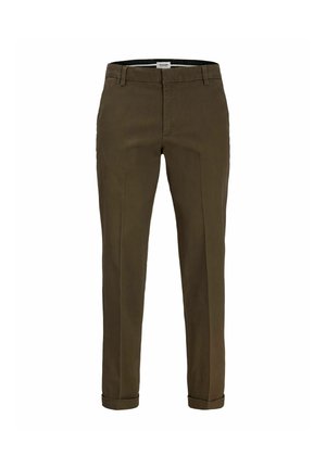 Pantalon ajusté brun olive foncé, avec des passants de ceinture, une braguette sur le devant et des bas de jambes retroussés, sur fond blanc.