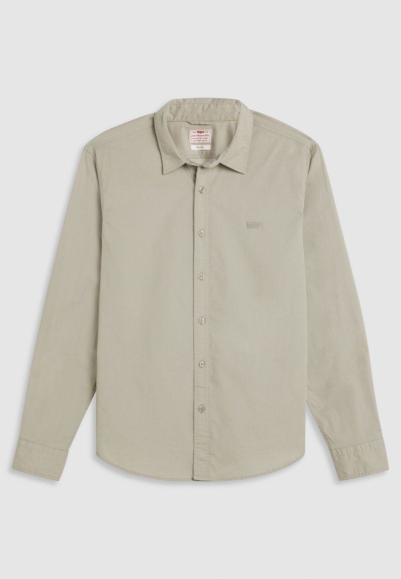 Helles graues Langarmhemd aus Baumwolle, mit einem Button-Down-Kragen, einer Knopfleiste vorne und einem kleinen bestickten Logo auf der Brust.