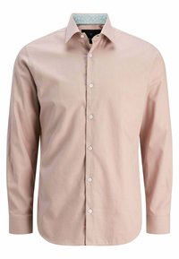 Camicia a maniche lunghe rosa chiaro con un motivo sottile, colletto di rivestimento blu chiaro in contrasto e bottoni bianchi. Texture liscia.
