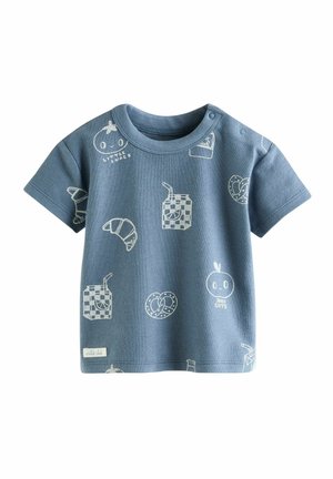 T-shirt blu a maniche corte con stampe bianche a tema gastronomico, tra cui un croissant, bevande e pretzel; tessuto morbido con chiusura a scatto.