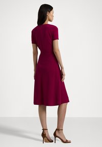 Lauren Ralph Lauren KARLEE SURPLICE JERSEY DRESS - Laisvo kirpimo suknelė - fuchsia berry