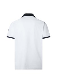 Biely polokošeľa s námorníckym golierom a manžetami. Krátke rukávy, klasický strih a hladká textúra. Žiadne viditeľné logá ani vzory.