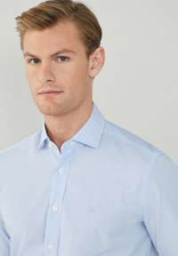 Hackett London ESSENTIAL FINE BENGAL STRIPE - Camicia - sky blue