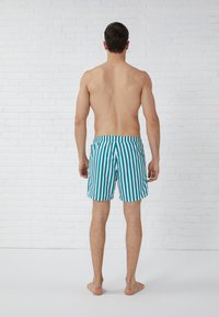 Pier One Short de bain - offwhite/green