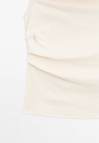 Thumbnail Image 9