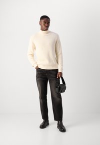 Lindbergh ROLL NECK STRUCTURE SWEATER - Maglione - ecru