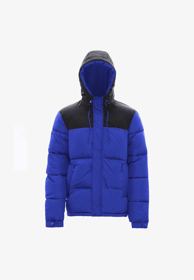 Blå og sort pufferjakke med hætte, der har quiltede sektioner, to forlommer og justerbare snore i halsen.