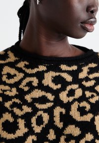 ONLY ONLJADE ANIMAL - Maglione - black/toasted coconut
