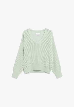 Pull vert clair en tricot côtelé avec encolure en V, épaules tombantes et ourlet court. Présente un tissu texturé et une étiquette de marque visible à l'intérieur.