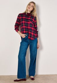 Apricot Overhemdblouse - red