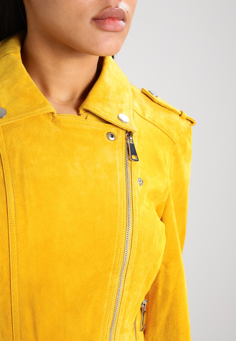 vmroyce short jacket