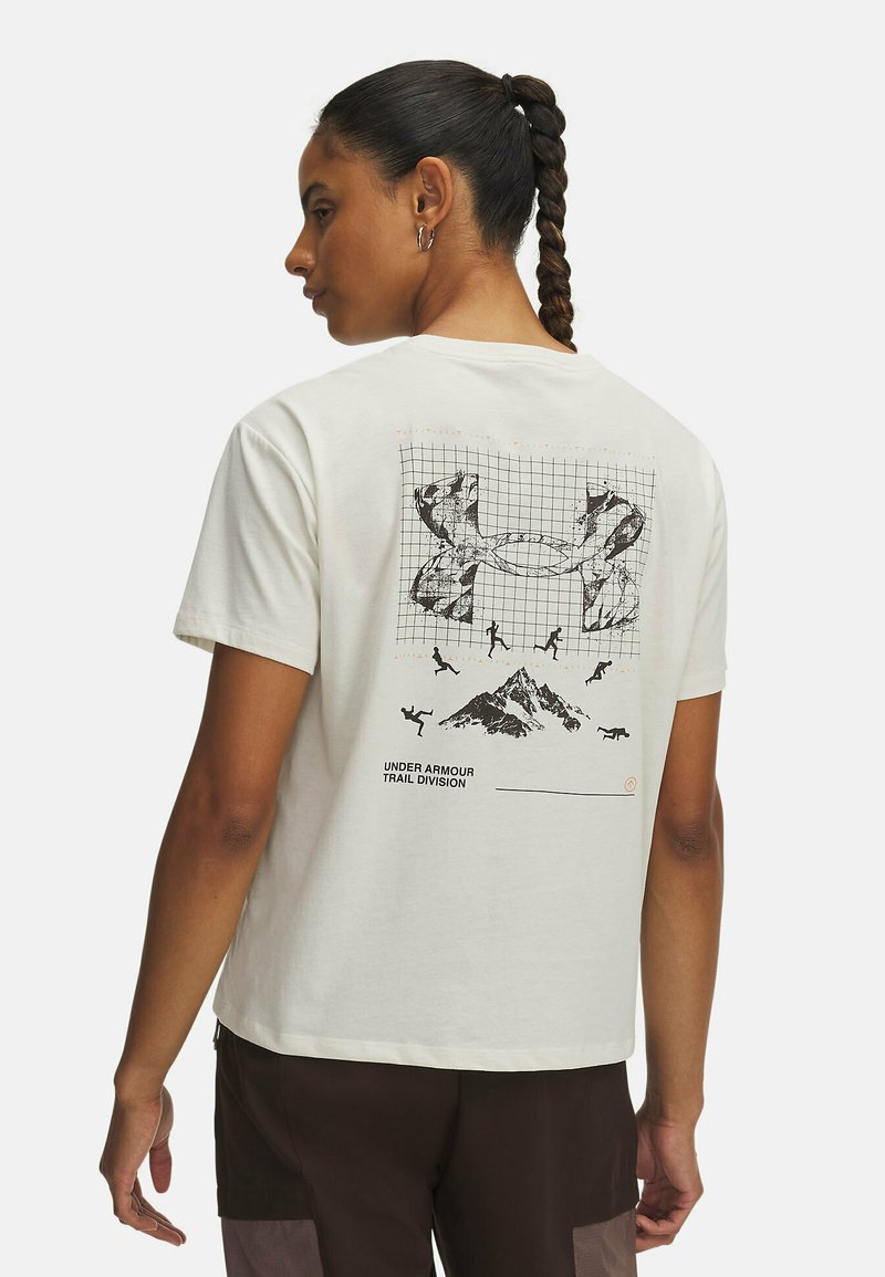 Under Armour TRAIL RUN GRAPHIC - Sport T-shirt - stone