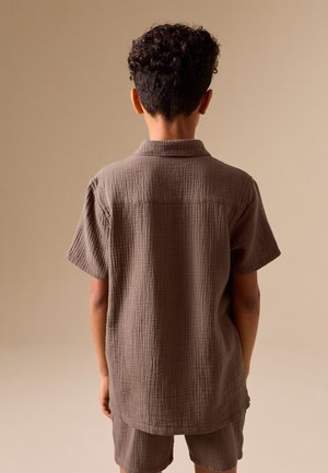 Next, REGULAR FIT - SHORT SLEEVE DOUBLE CLOTH TEXTURED SHIRT AND SHORTS SET  . - Short - chocolate brown