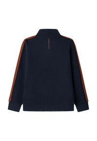 Mørkeblå langærmet sweatshirt med høj krave, orange striber langs ærmerne og lille orange "Hackett Sport" tekst på øverste ryg.