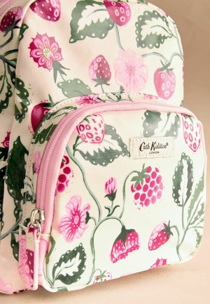 Cath Kidston, MINI BACKPACK . - Hátizsák - pink raspberry garden print