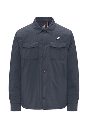 Camicia button-up grigio scuro realizzata in tessuto leggero, dotata di due tasche sul petto, colletto e un piccolo logo sul lato sinistro.