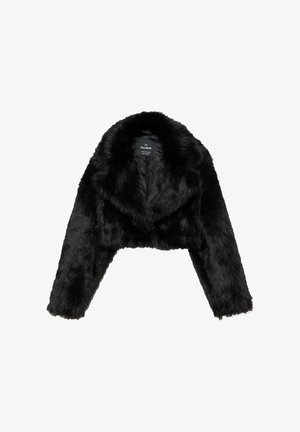 Schwarze Kunstfell-Cropped-Jacke mit breitem Kragen, strukturiertem Oberflächenmaterial, langen Ärmeln und offenem Vorderteil. Innenetikett sichtbar.