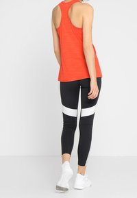 Reebok T-shirt till träning - orange