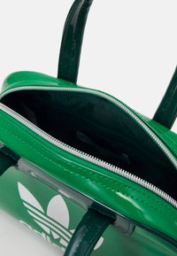 adidas Originals ADICOLOR MINI BOWLING - Rokassoma - green/white