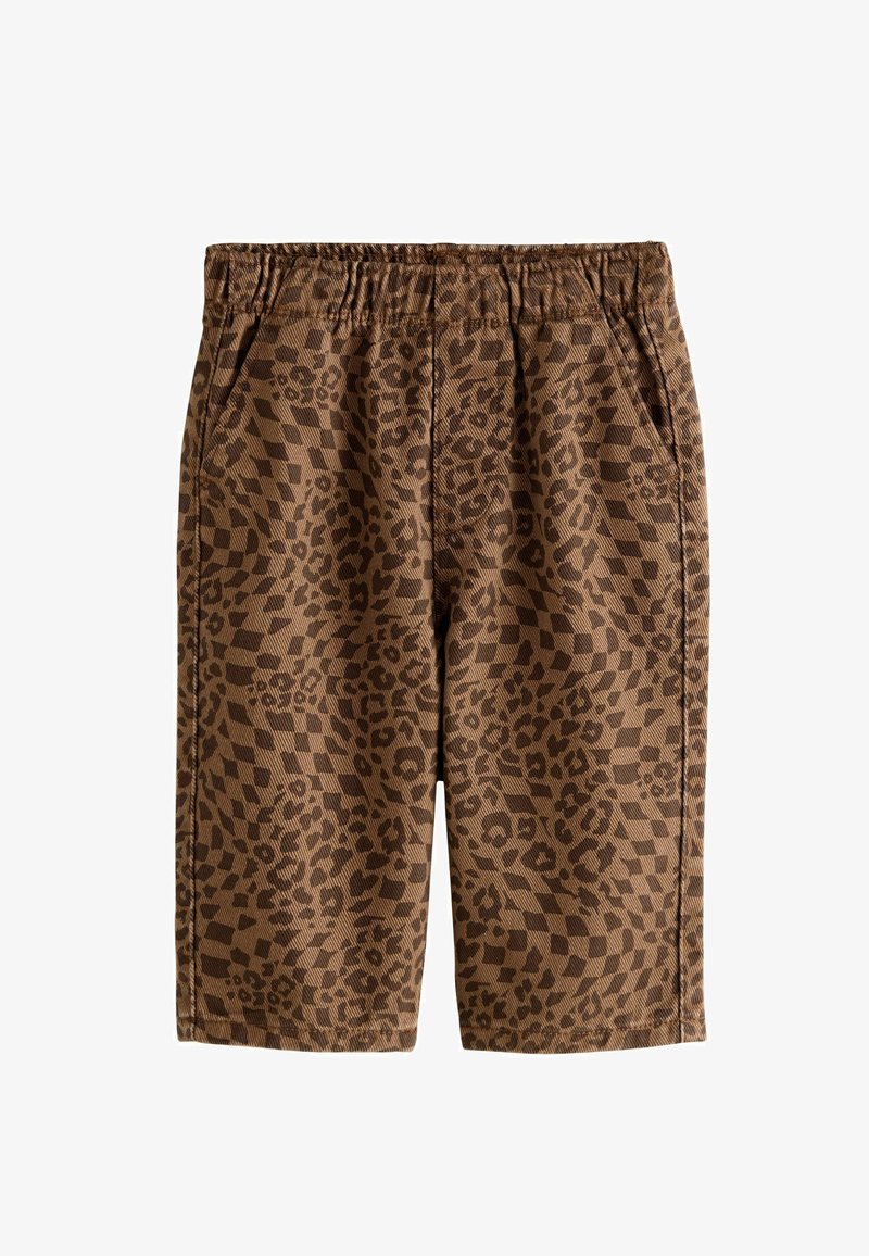 Shorts marron avec un imprimé léopard texturé et un motif damier. Taille élastique et poches latérales pour plus de fonctionnalité.