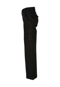 Pantalon cargo noir à jambes droites avec poches latérales à rabat et coutures apparentes, vu de profil droit.