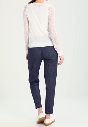 Neuletakki - off-white