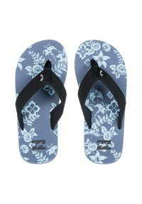 Blå flip-flops med blommönster och svarta remmar, strukturerad sula och logodetalj. Har en lätt design som är lämplig för avslappnad användning.
